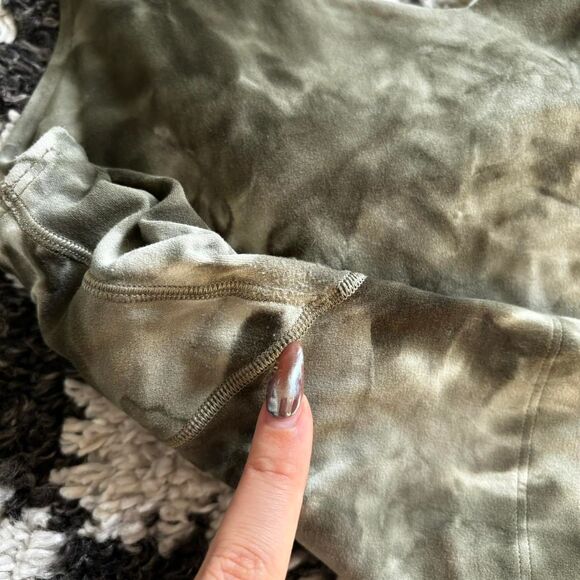 Lululemon Women's Black and Green Vest - Picture 4 of 8